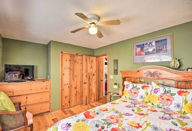 Frog Leap  Hiawassee Cabin W/ Blue Ridge Mtn View