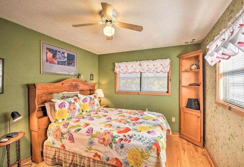 Frog Leap  Hiawassee Cabin W/ Blue Ridge Mtn View