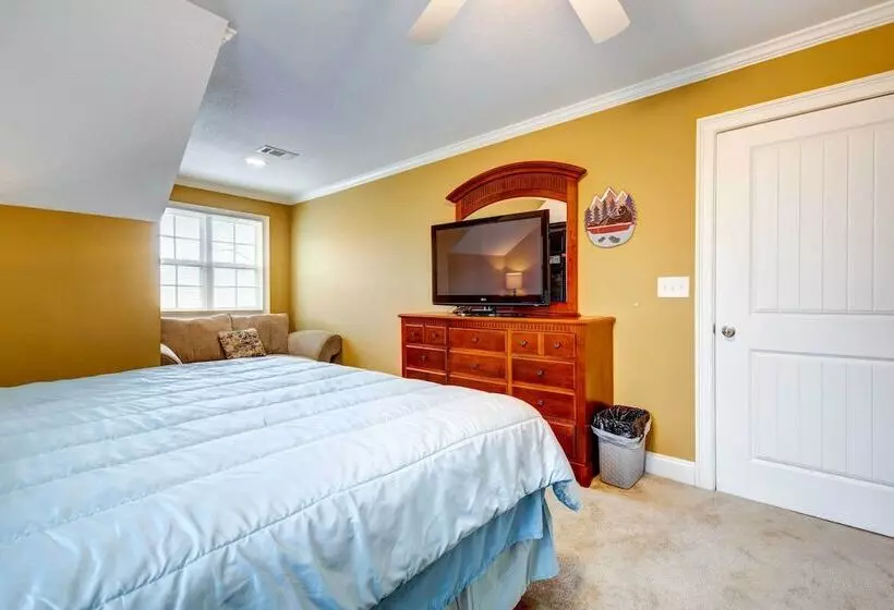 Georgia Home On Lake Sinclair W/ Private Dock