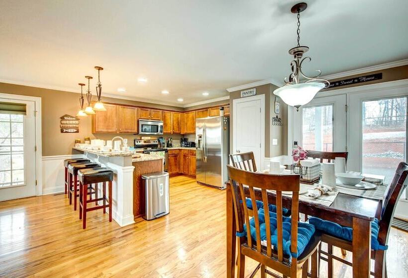 Georgia Home On Lake Sinclair W/ Private Dock