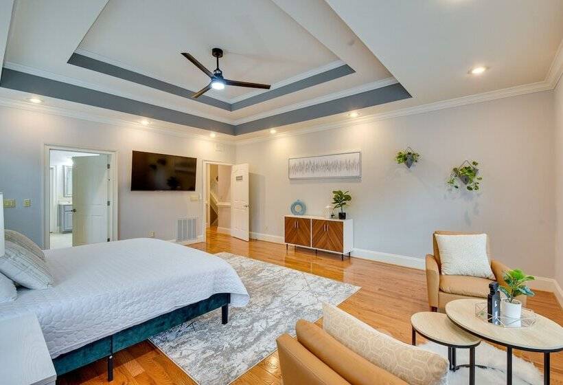 Grand Lakefront Home In Hartwell W/ Game Room!