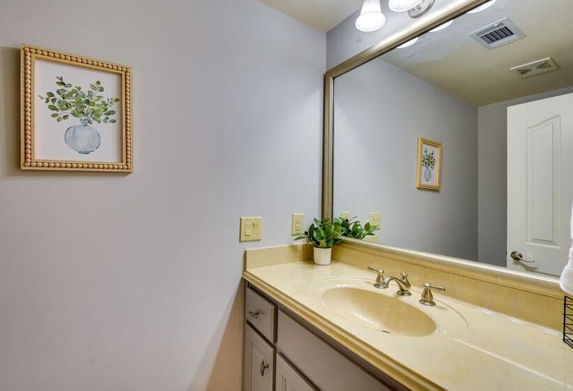 Grand Lakefront Home In Hartwell W/ Game Room!