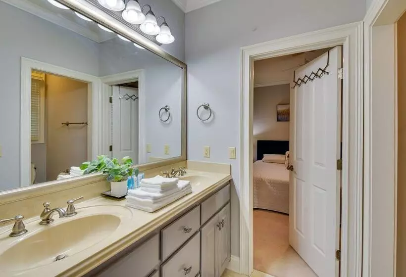 Grand Lakefront Home In Hartwell W/ Game Room!