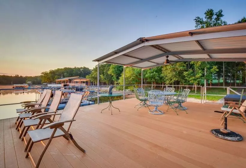 Grand Lakefront Home In Hartwell W/ Game Room!