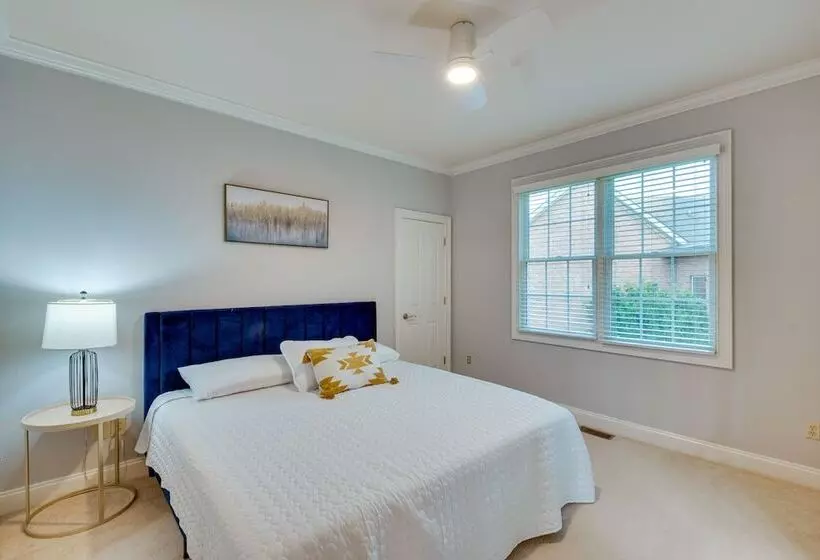 Grand Lakefront Home In Hartwell W/ Game Room!