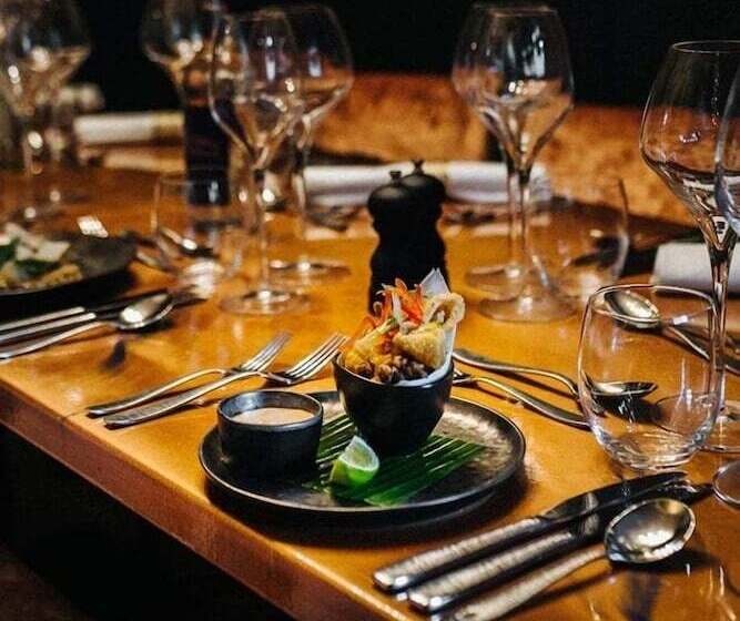 酒店 Funky Monk Restaurant And Rooms