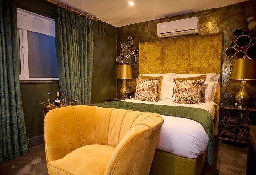 酒店 Funky Monk Restaurant And Rooms