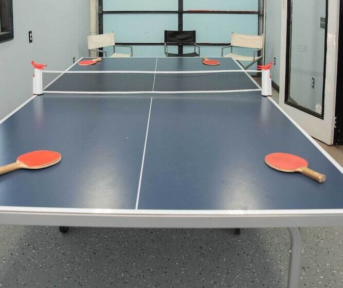 Lakefront Cottage W/ Private Hot Tub!