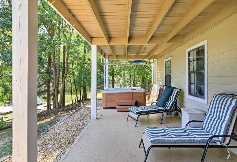 Lakefront Cottage W/ Private Hot Tub!