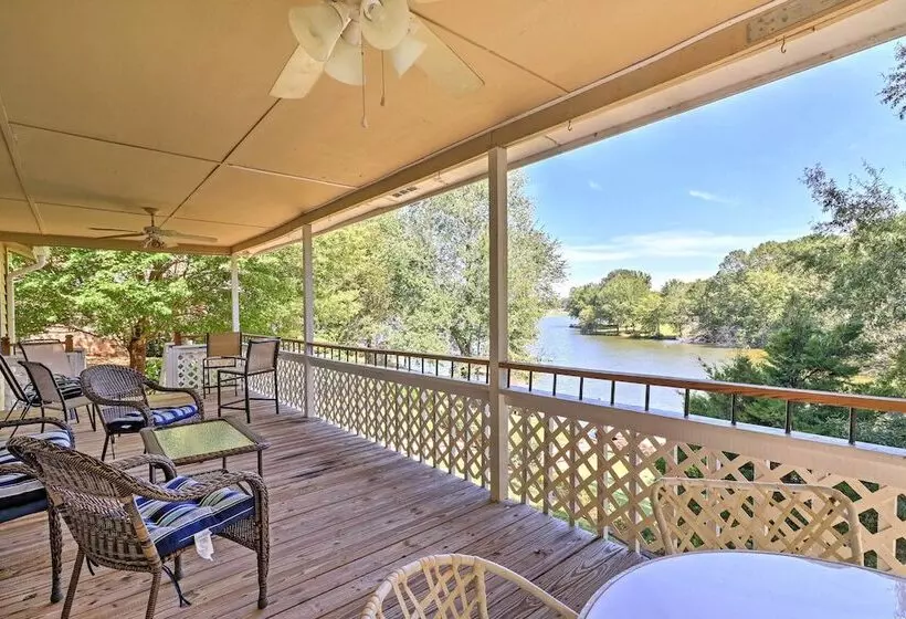 Lakefront Cottage W/ Private Hot Tub!