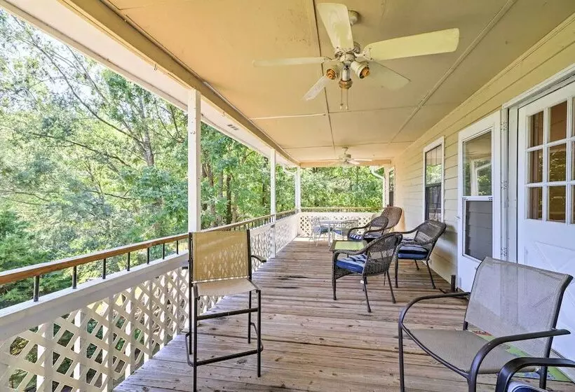 Lakefront Cottage W/ Private Hot Tub!