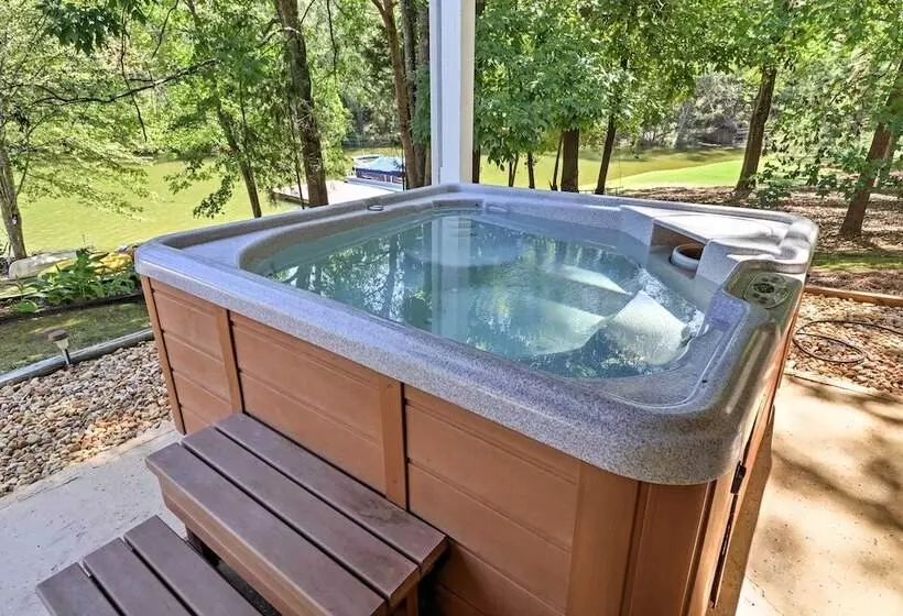 Lakefront Cottage W/ Private Hot Tub!
