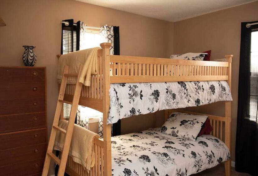 Lakefront Cottage W/ Private Hot Tub!