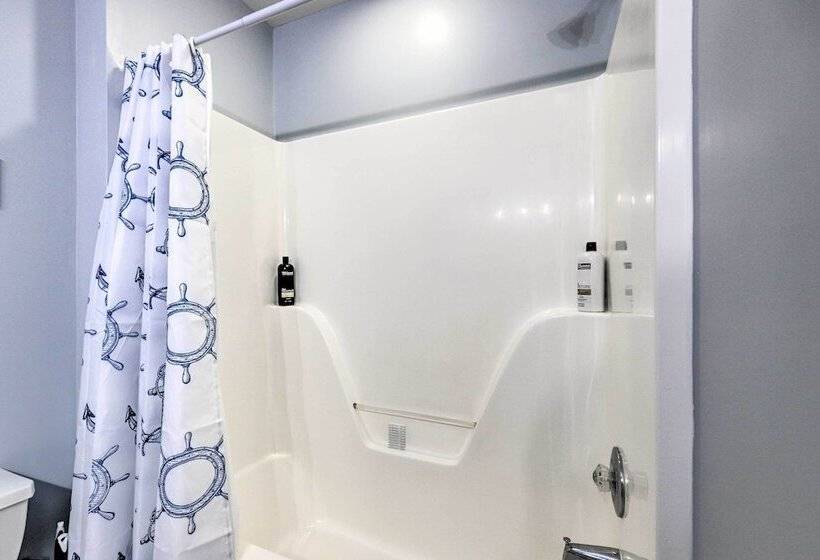 Lakefront Eatonton Home: Boat Dock + Fire Pit