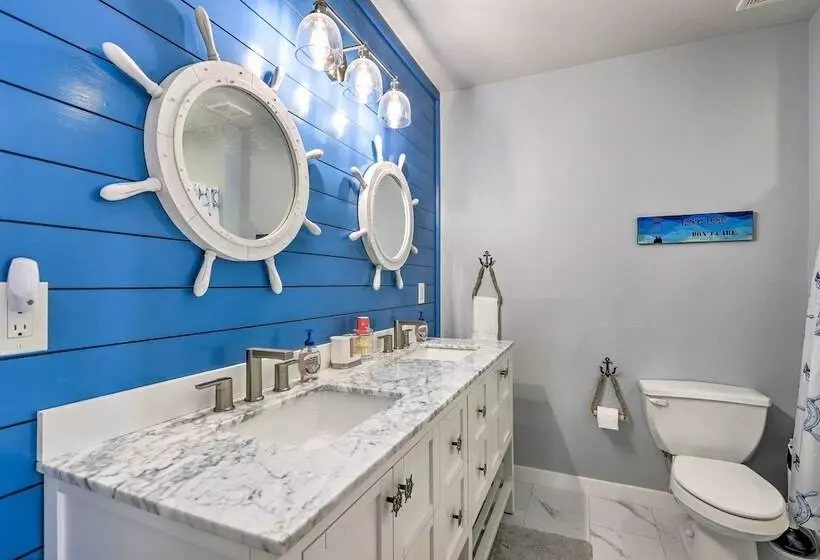 Lakefront Eatonton Home: Boat Dock + Fire Pit