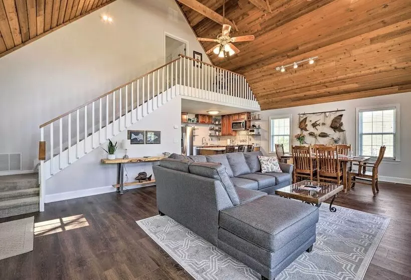 Lakefront Eatonton Home: Boat Dock + Fire Pit