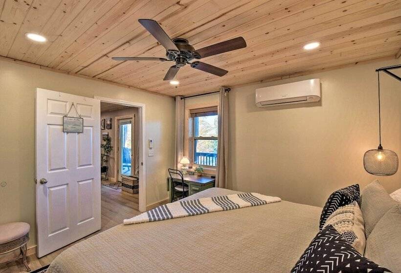 Lakemont Mountain Cabin W/ Game Room & Hot Tub!