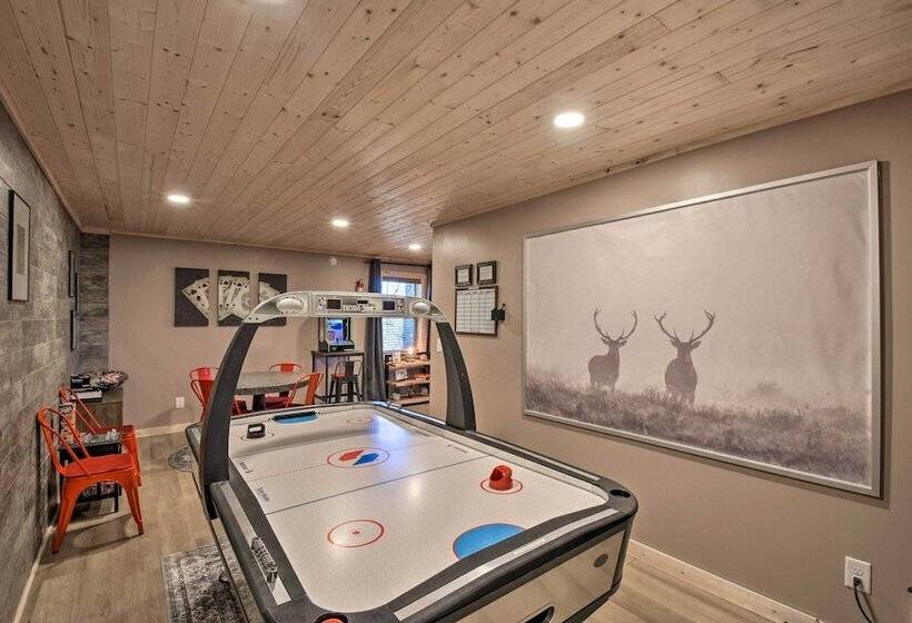 Lakemont Mountain Cabin W/ Game Room & Hot Tub!