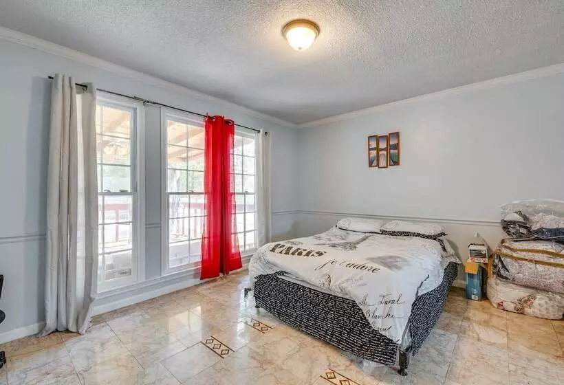 Lawrenceville Home ~ 35 Mi To Downtown Atlanta!