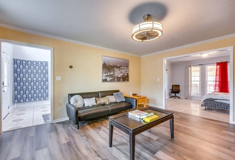 Lawrenceville Home ~ 35 Mi To Downtown Atlanta!