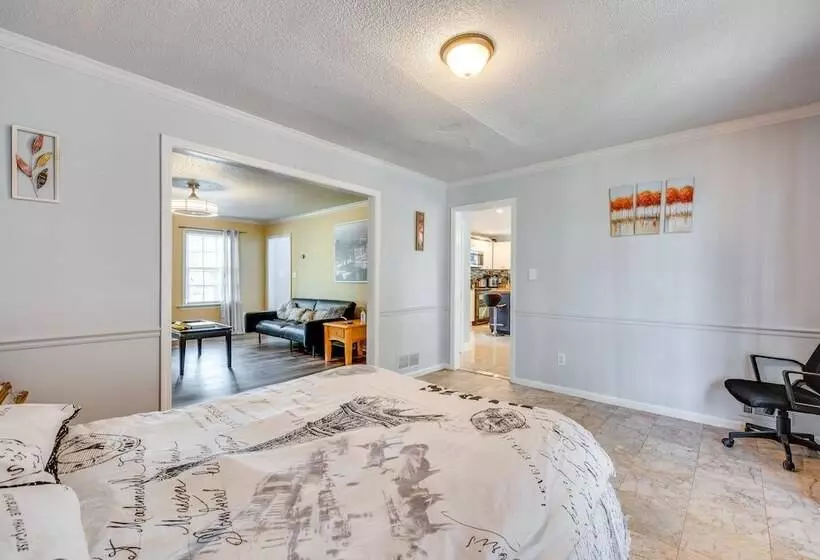 Lawrenceville Home ~ 35 Mi To Downtown Atlanta!