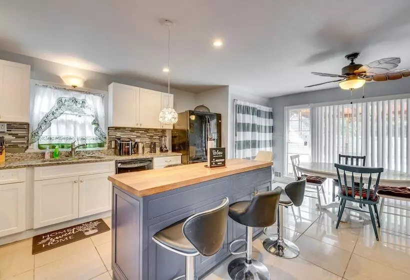 Lawrenceville Home ~ 35 Mi To Downtown Atlanta!