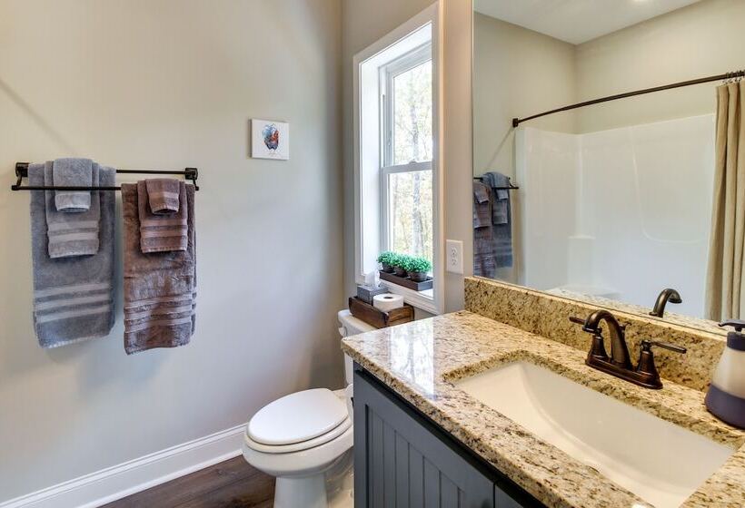 Mtn View Cottage W/ Hot Tub: 11 Mi To Dtwn Ellijay