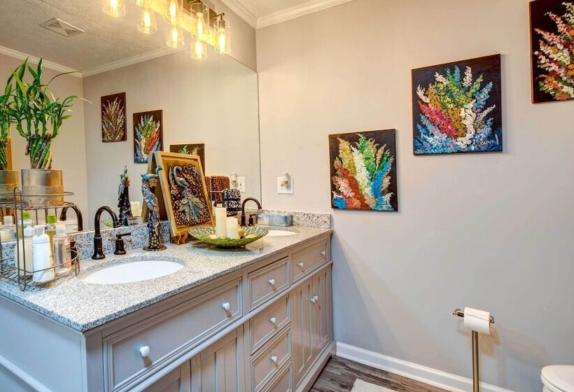 Lush Covington Home W/ Patio ~ 32 Mi To Atlanta!