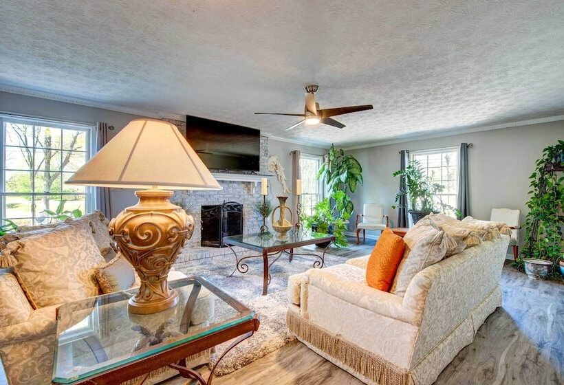 Lush Covington Home W/ Patio ~ 32 Mi To Atlanta!