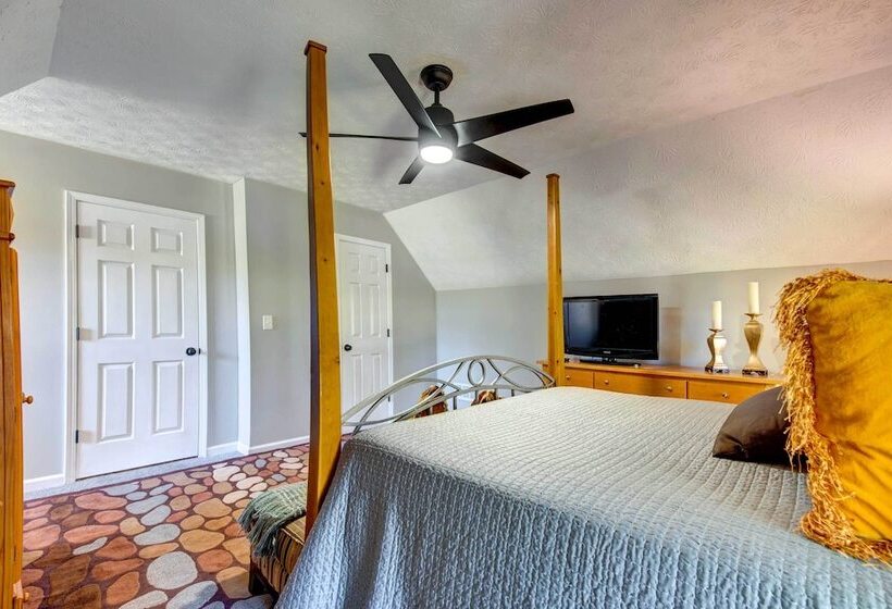 Lush Covington Home W/ Patio ~ 32 Mi To Atlanta!