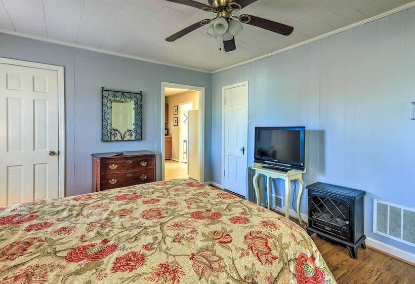 Lutherville Home Close To Shopping + More!