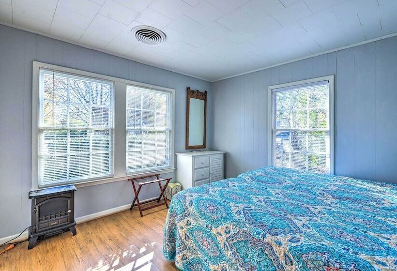 Lutherville Home Close To Shopping + More!