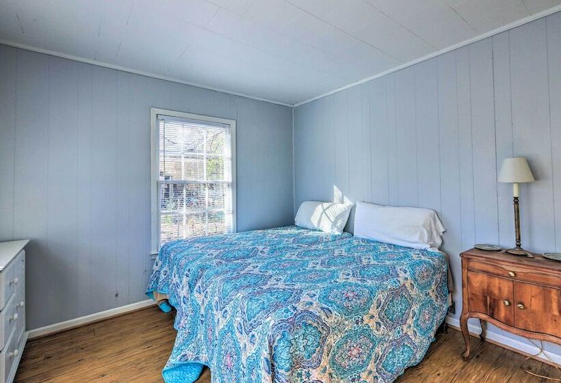 Lutherville Home Close To Shopping + More!