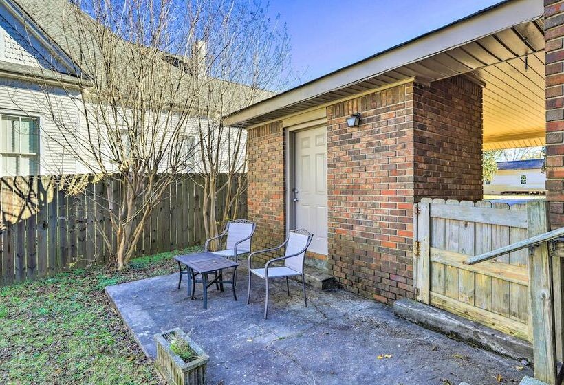 Lutherville Home Close To Shopping + More!