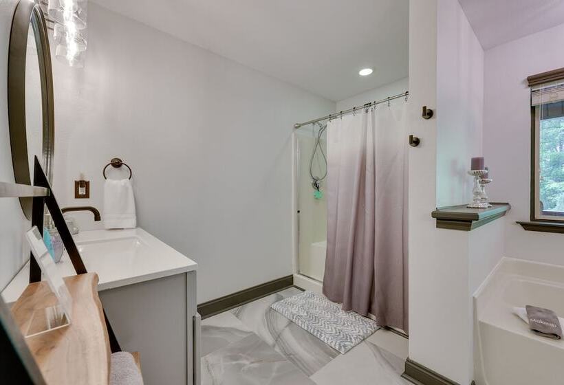 Luxe Blairsville Cabin W/ Game Room, Near Hikes