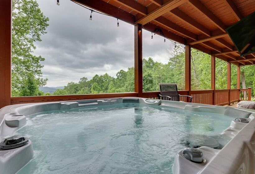 Luxe Blairsville Cabin W/ Game Room, Near Hikes