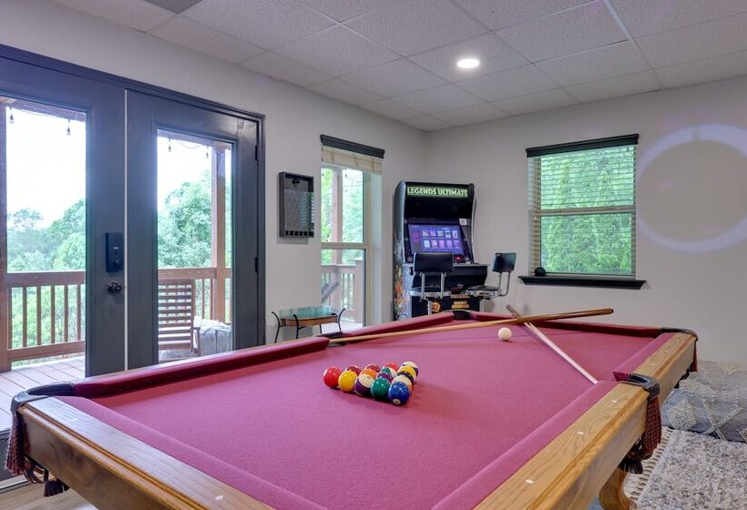 Luxe Blairsville Cabin W/ Game Room, Near Hikes
