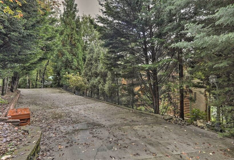 Cherry Lake Lodge W/ Hot Tub, Fire Pit & Game Room