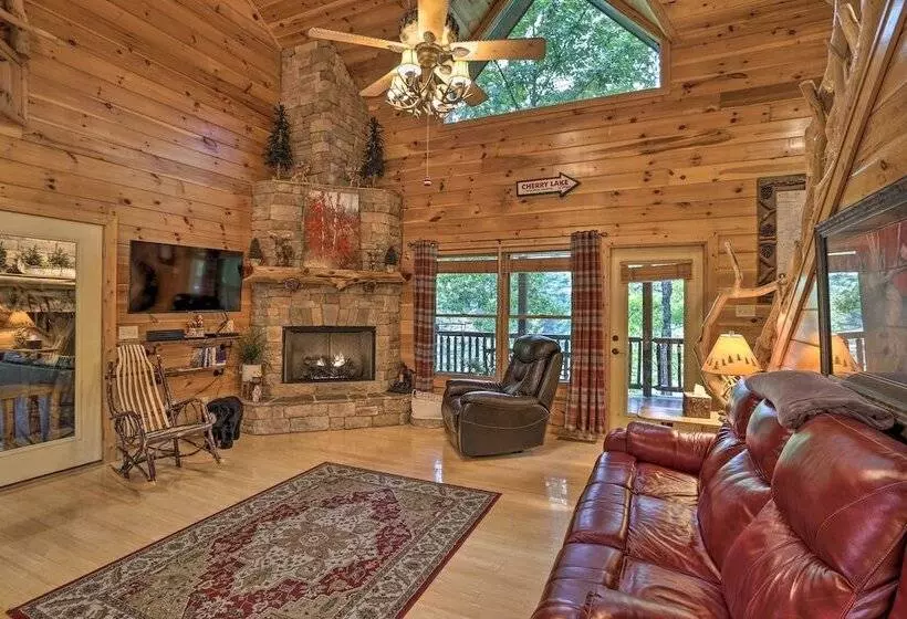 Cherry Lake Lodge W/ Hot Tub, Fire Pit & Game Room