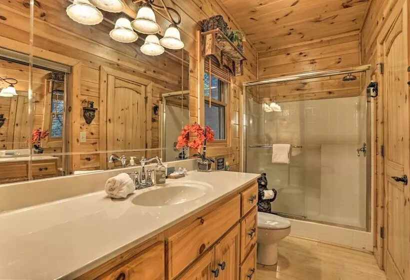 Cherry Lake Lodge W/ Hot Tub, Fire Pit & Game Room