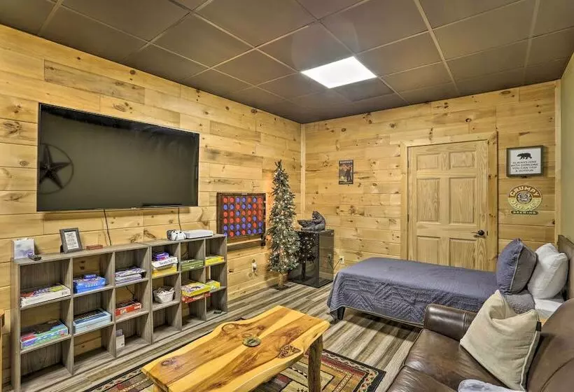 Cherry Lake Lodge W/ Hot Tub, Fire Pit & Game Room