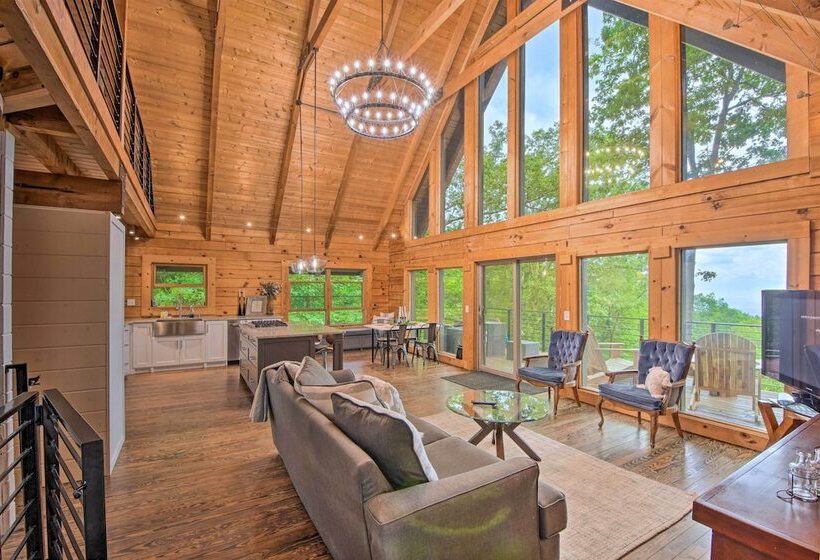 Luxe Jasper Cabin W/ Deck + Blue Ridge Mtn Views!