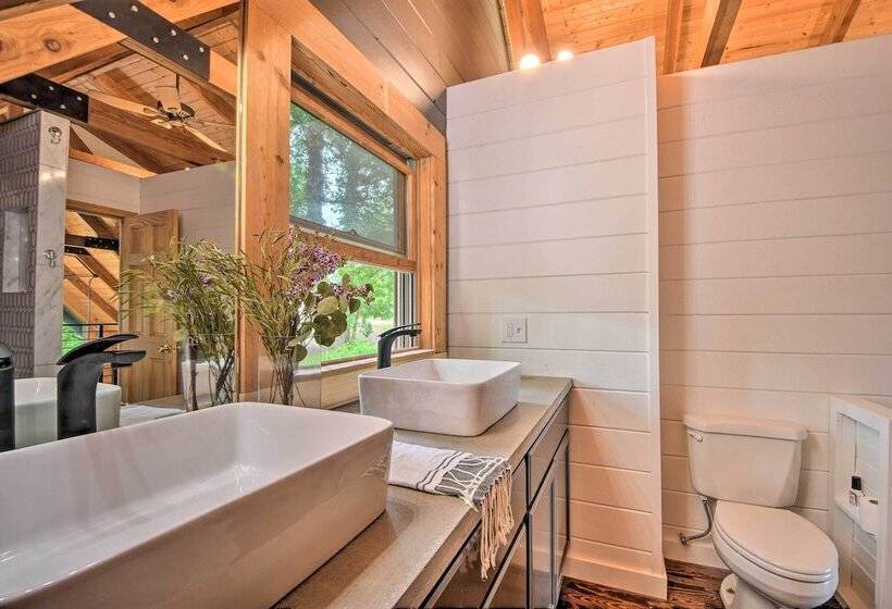 Luxe Jasper Cabin W/ Deck + Blue Ridge Mtn Views!