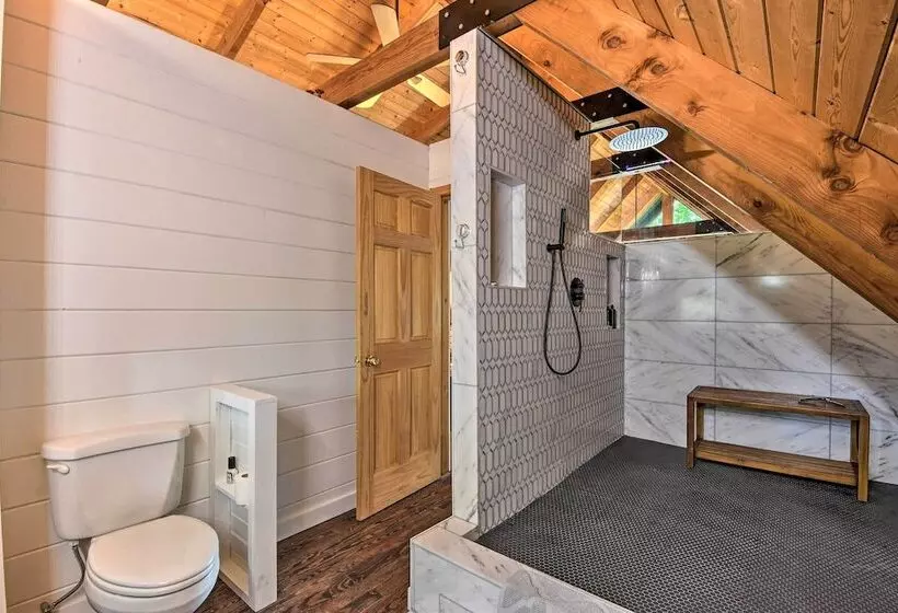 Luxe Jasper Cabin W/ Deck + Blue Ridge Mtn Views!