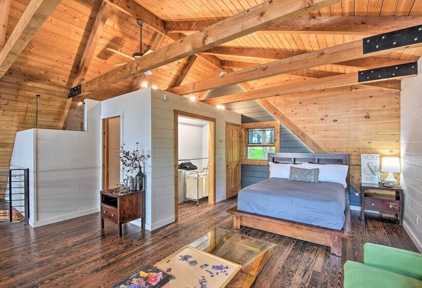 Luxe Jasper Cabin W/ Deck + Blue Ridge Mtn Views!