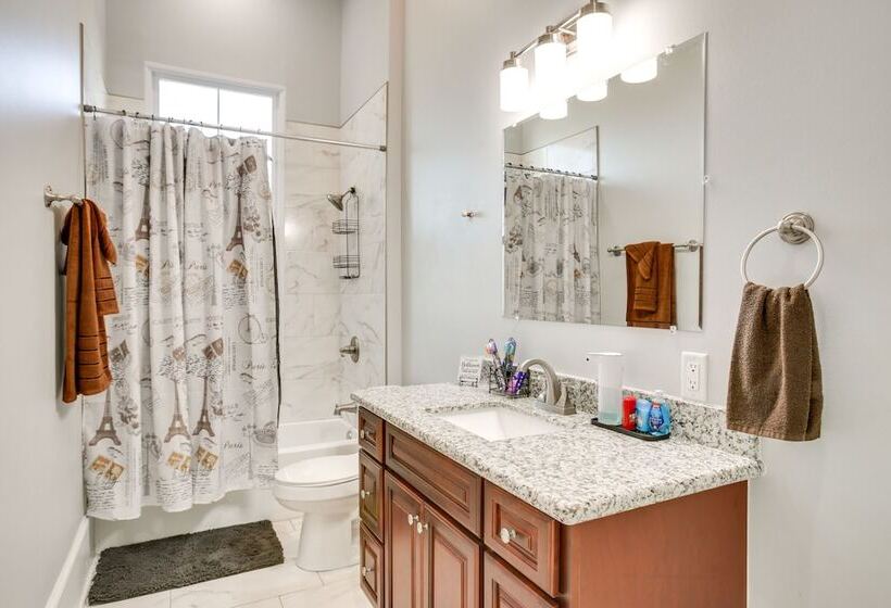 2 Mi To French Quarter: Walkable Nola Home