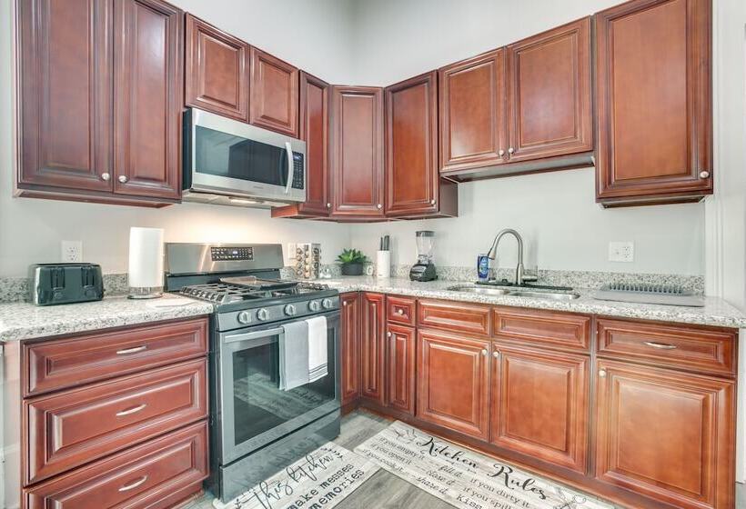 2 Mi To French Quarter: Walkable Nola Home