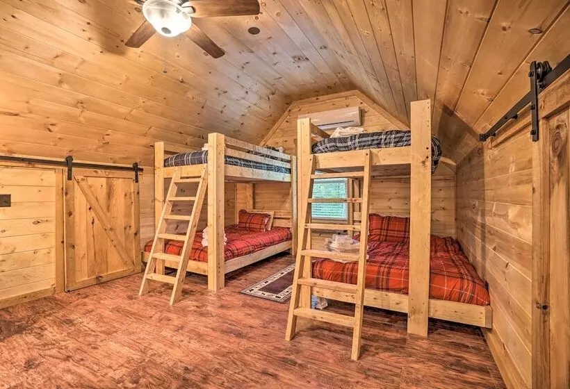 Peaceful Cabin On 3 Private Acres: Deck & Fire Pit