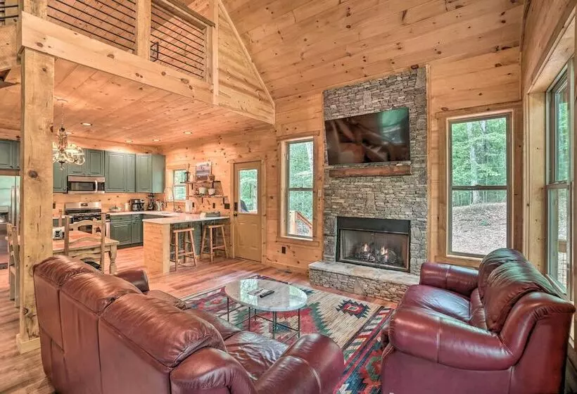 Peaceful Cabin On 3 Private Acres: Deck & Fire Pit