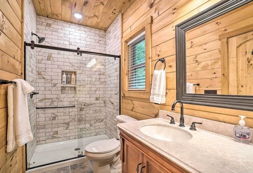 Peaceful Cabin On 3 Private Acres: Deck & Fire Pit